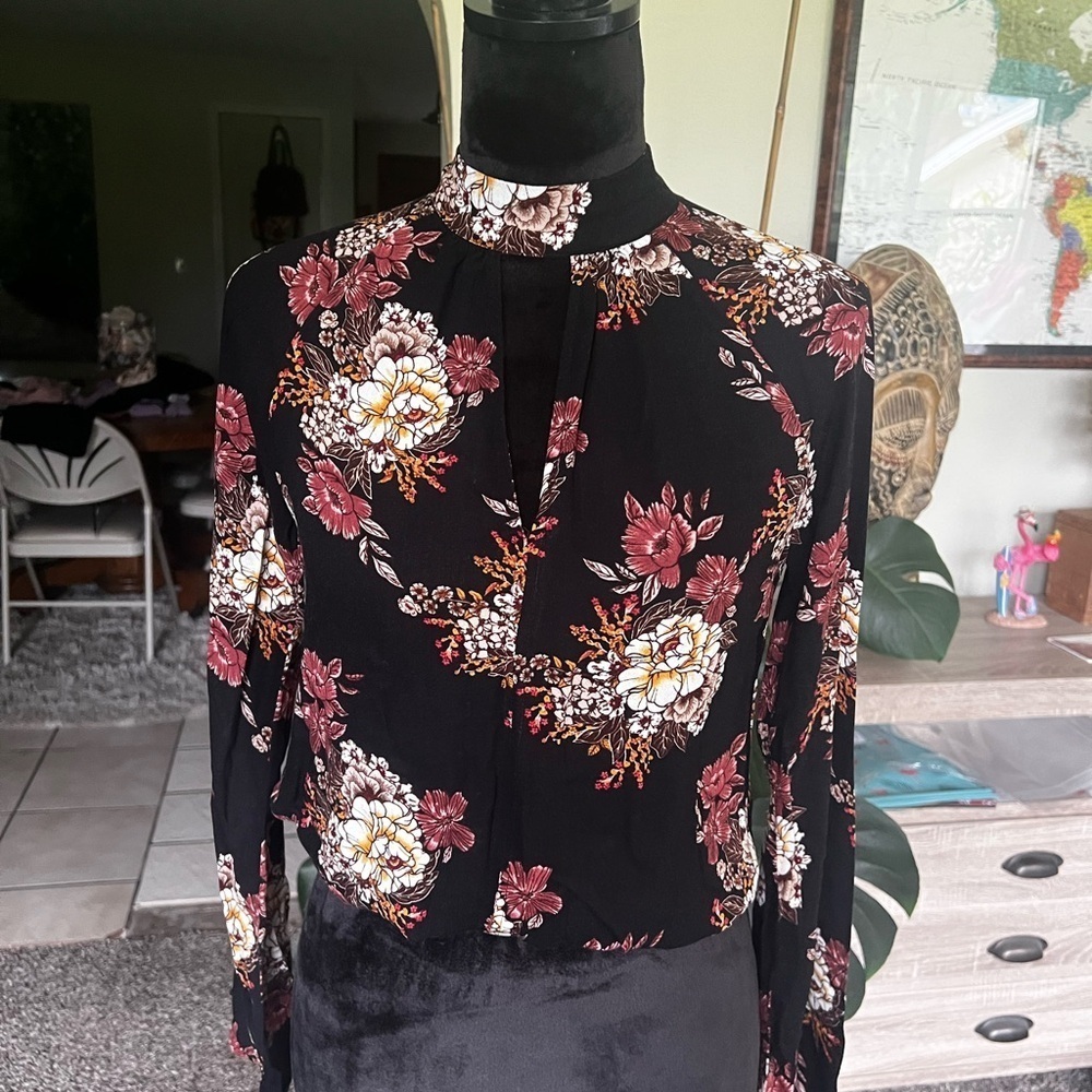 Chloe & Katie Black Floral Blouse